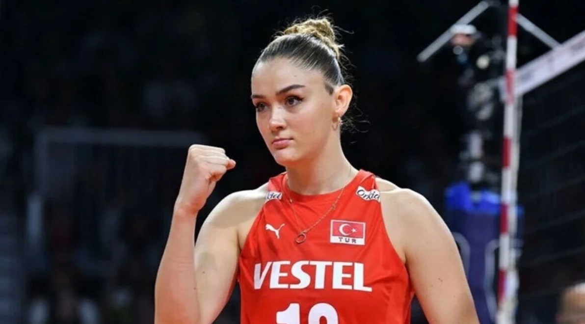 Ünlü voleybolcu Zehra Güneş'in, daha önce pek bilinmeyen bir abisi