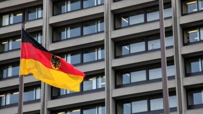 Almanya'da iflas eden orta ve büyük ölçekli şirketlerin sayısının enflasyon,