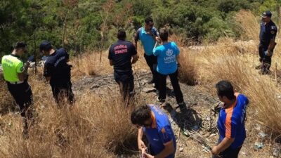 Marmaris karayolu Sakartepe rampasında iniş halinde olan araç sürücüsü direksiyon