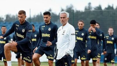 Fenerbahçe'nin Portekizli teknik direktörü Jose Mourinho, yeni sezon öncesi çalışmaları