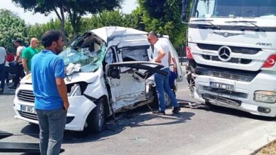 Mersin’in Tarsus ilçesinde otomobil ile tırın karıştığı kazada 1 kişi