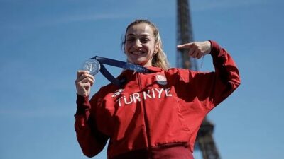 Paris 2024 Olimpiyat Oyunları'nda mücadele eden milli sporcular, yurda döndü.