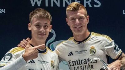 Kariyerini sonlandıran Toni Kroos, Real Madrid'den eski takım arkadaşı Arda