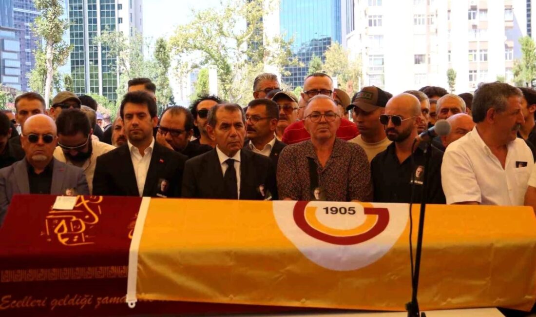 Yeşilçam'da yer aldığı filmlerle tanınan oyuncu Aydemir Akbaş, 88 yaşında