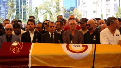 Yeşilçam'da yer aldığı filmlerle tanınan oyuncu Aydemir Akbaş, 88 yaşında