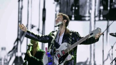 Erzurum Kültür Yolu Festivali kapsamında düzenlenen konserde Buray, Erzurumlularla buluştu.