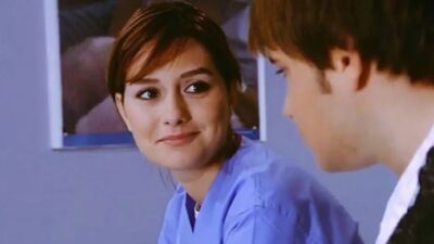 Doktorlar dizisinde canlandırdığı Ela karakteriyle tanınan Yasemin Özilhan, oyunculuk kariyerini