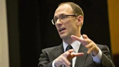 Chicago Fed Başkanı Austan Goolsbee, ABD'de resesyon görünmediğini açıkladı.
