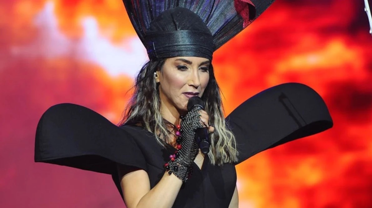 Türk pop müziği dünyasının sevilen isimlerinden olan Hande Yener, sosyal