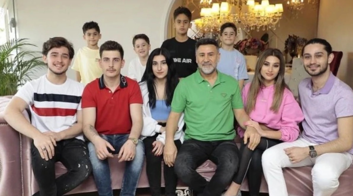 Üç farklı kadından toplamda dokuz çocuğu olan ünlü türkücü İzzet