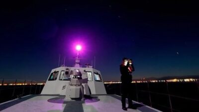 Yalova’da iki arkadaş, kanoyla denize açıldı. Yakınlarının uzun süre haber