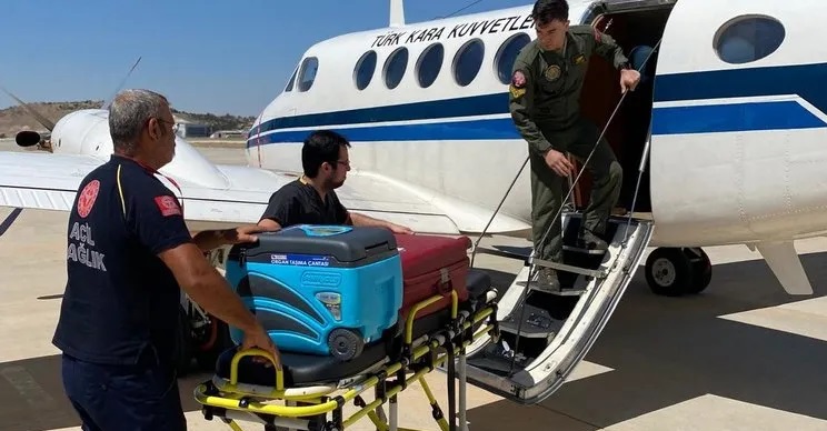 Kara Kuvvetlerine Komutanlığına ait uçakla Giresun'dan alınan kalp greftinin, bir