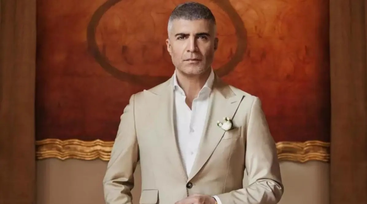 Özcan Deniz eşi ve çocuğuyla fotoğrafını yayınlayarak kendisine maddi ve