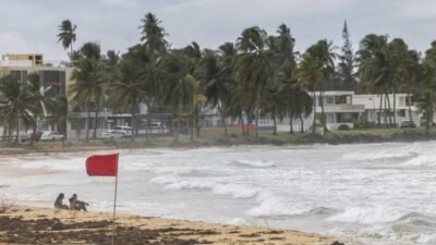 Pasifik Okyanusu'nun doğusunda etkili Glima Tropikal Fırtınası'nın 3. kategoride kasırgaya