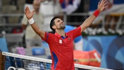 Tek Erkekler Tenis finalinde Carlos Alcaraz'ı 7-6 ve 7-6'lık setlerle