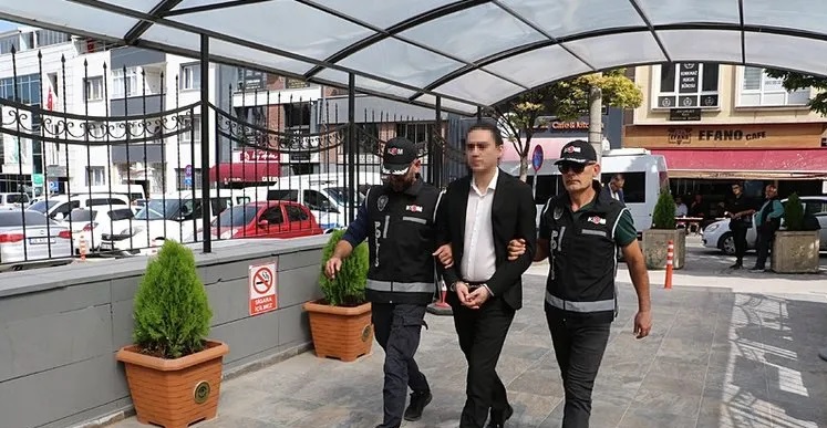 Eskişehir'de çalıştığı özel banka şubesinde, yaşlılara ait az kullanılan ve