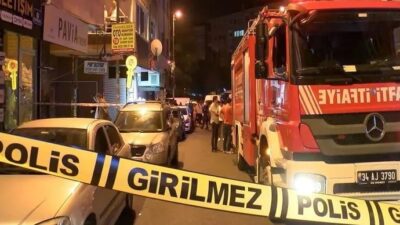 Küçükçekmece’de motosikletli 2 kişi, internet kafenin önüne ses bombası atıp