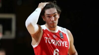 Panathinaikos Başkanı Dimitris Giannakopoulos, milli basketbolcu Cedi Osman'ı transfer ettiklerini
