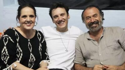 Şarkıcı Edis Görgülü'nün anne ve babası, 40 yıllık evliliklerini anlaşmalı