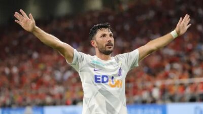 Japonya Ligi 31.hafta maçında Sanfrecce Hiroşima, evinde Yokohama Marinos'u 6-2