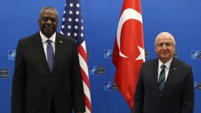 Milli Savunma Bakanı Yaşar Güler, ABD Savunma Bakanı Lloyd James