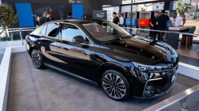 Türkiye'nin otomobili Togg'un ilk sedan modeli T10F, TEKNOFEST Adana'da görücüye