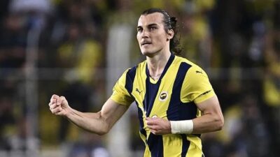 Fenerbahçe forması giyen Çağlar Söyüncü, UEFA Avrupa Ligi'nde yarın oynayacakları