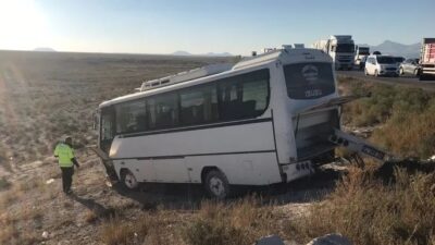 Konya’nın Ereğli ilçesinde işçi servis ile otomobilin çarpışması sonucu meydana