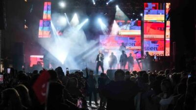 Cumhuriyet Bayramı'nda Downtown Yaşam ve Eğlence Merkezi, Berkay'ın konseriyle coşkuyu