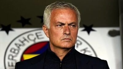 Fenerbahçe Teknik Direktörü Jose Mourinho, antrenmanda İsmail Yüksek ile çarpıştı.