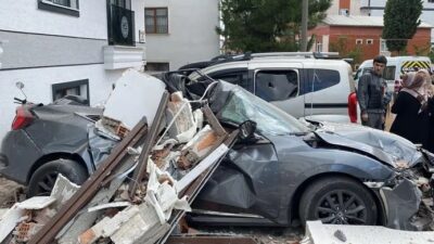 Kocaeli'nin Gebze ilçesinde bir evde patlama meydana geldi. Olay yerine