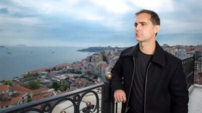 Dünyaca ünlü aktör Pedro Alonso, yeni bir reklam çekimi için