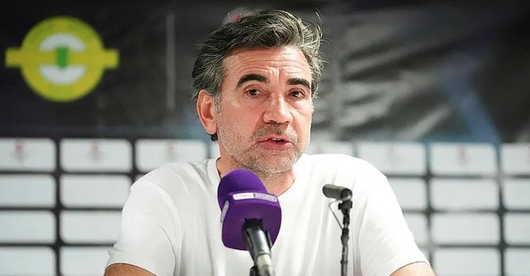 Trendyol 1. Lig ekiplerinden Siltaş Yapı Pendikspor, teknik direktör Osman