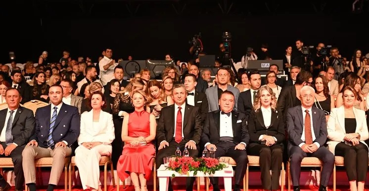 61. Uluslararası Antalya Altın Portakal Film Festivali açılış töreni gerçekleştirildi.