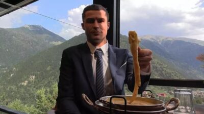 İşletmeci Mehmet İnan, Trabzon Uzungöl'deki dükkanına dünyaca ünlü futbolcu Cristiano