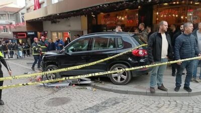 Kocaeli'nin Karamürsel ilçesinde dehşete düşüren bir kaza meydana geldi. Kontrolden