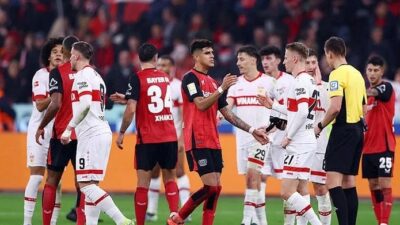 Bundesliga'nın son şampiyonu Bayer Leverkusen sahasında Stuttgart ile 0-0 berabere