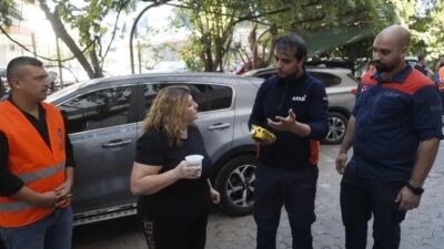 Antalya'da apartmanın bodrum katını ilaçlamak için giren 2 belediye işçisi,