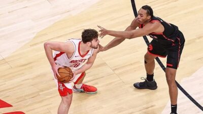 Amerikan Basketbol Ligi'nde (NBA) Houston Rockets, Toronto Raptors'ı 114-110'luk skorla