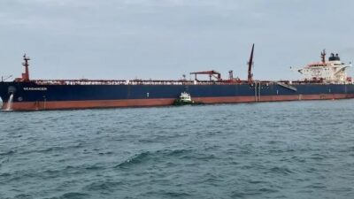 Yalova’dan Rusya’ya seyir halindeyken İstanbul Boğazı Yeniköy önlerinde arıza yaşayan