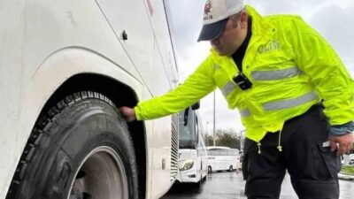 15 Temmuz Otogarı'nda kış lastiği denetiminde lastiği aşınan iki otobüsün