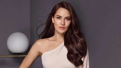 Fahriye Evcen, Kartalkaya Kayak Merkezi'nde kayak yaparken parmağından yaralandı.
