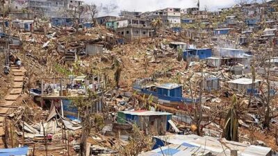 Mozambik'te Chido Kasırgası nedeniyle hayatını kaybedenlerin sayısının 120'ye yükseldiği açıklandı.