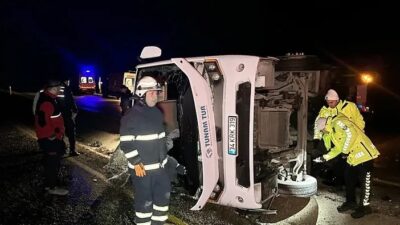 Kastamonu'da midibüsün devrilmesi neticesinde meydana gelen kazada 1 kişi öldü,