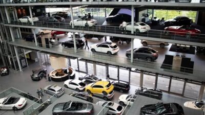 Alman otomotiv üreticileri ve tedarikçilerinin duyarlılığı kasımda sipariş eksikliği nedeniyle