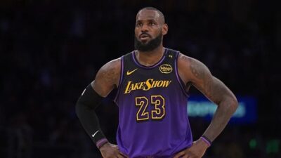 NBA'de Los Angeles Lakers, konuk ettiği Portland Trail Blazers'ı 114-106'lık