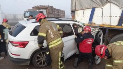 Bandırma-Bursa karayolu Akçapınar yol ayrımında meydana gelen trafik kazasında 5