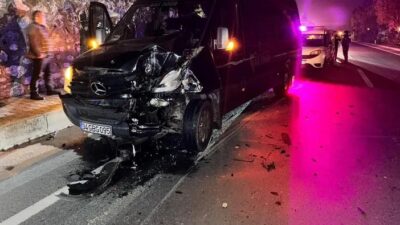 Kaza Antalya’nın Gazipaşa ilçesinde, polisten kaçan otomobil sürücüsü, trafiği birbirine