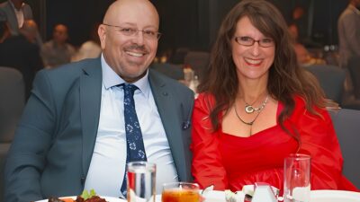 Egemen Mustafa Şener, iş dünyasında başarılı bir geçmişe sahip olan