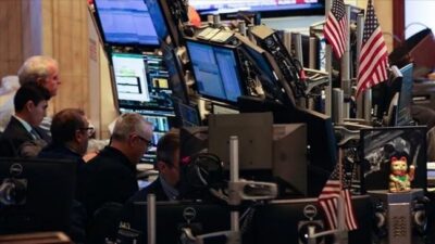 Küresel piyasalarda, ABD Başkanı Donald Trump'ın gümrük vergisi kararları ve